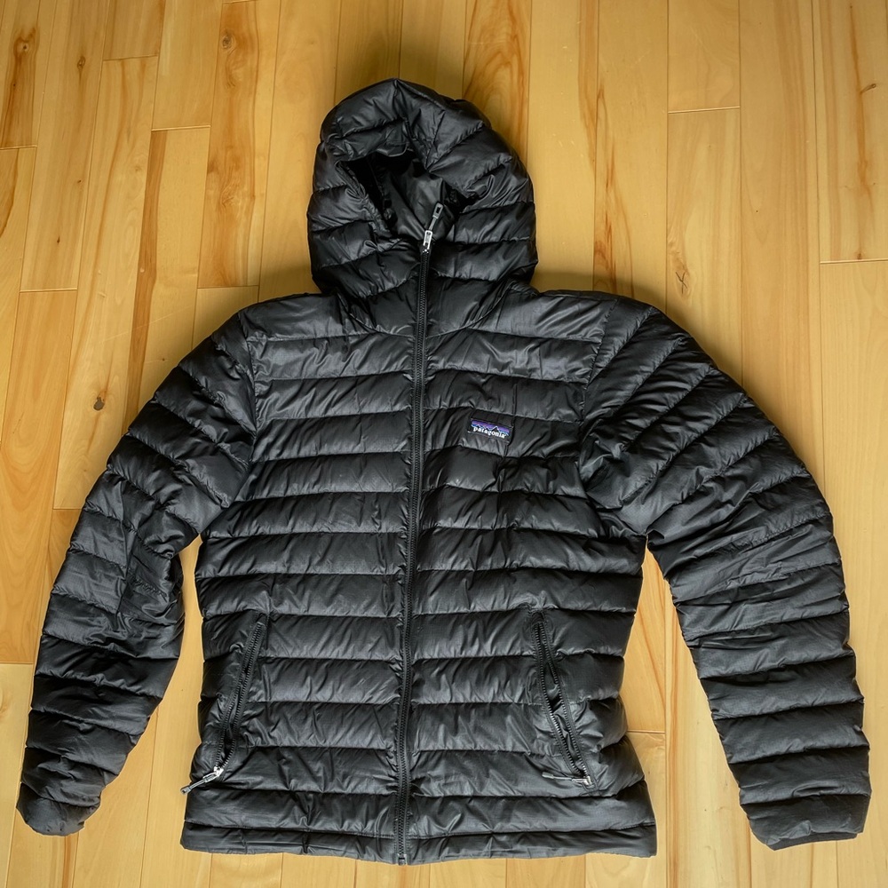 Men’s M Patagonia down sweater hoody